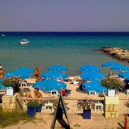 Delfini Hotell