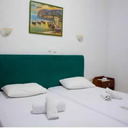 Delfini Hotel 2*